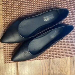Coach and Four Black Leather Flats -Made in Italy-Size 9.5 -EUC-Pointed Toe